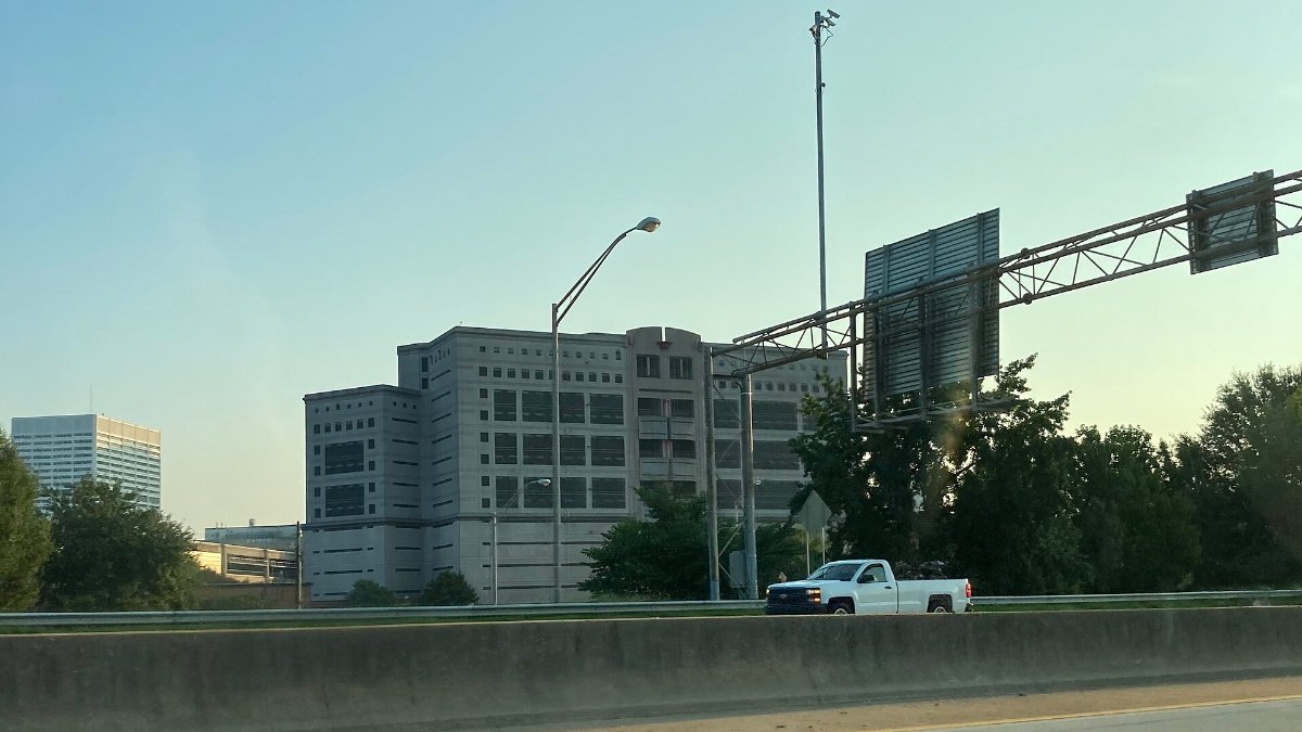 Atlanta council votes 8-7 to sell city jail to Fulton County for $68 million