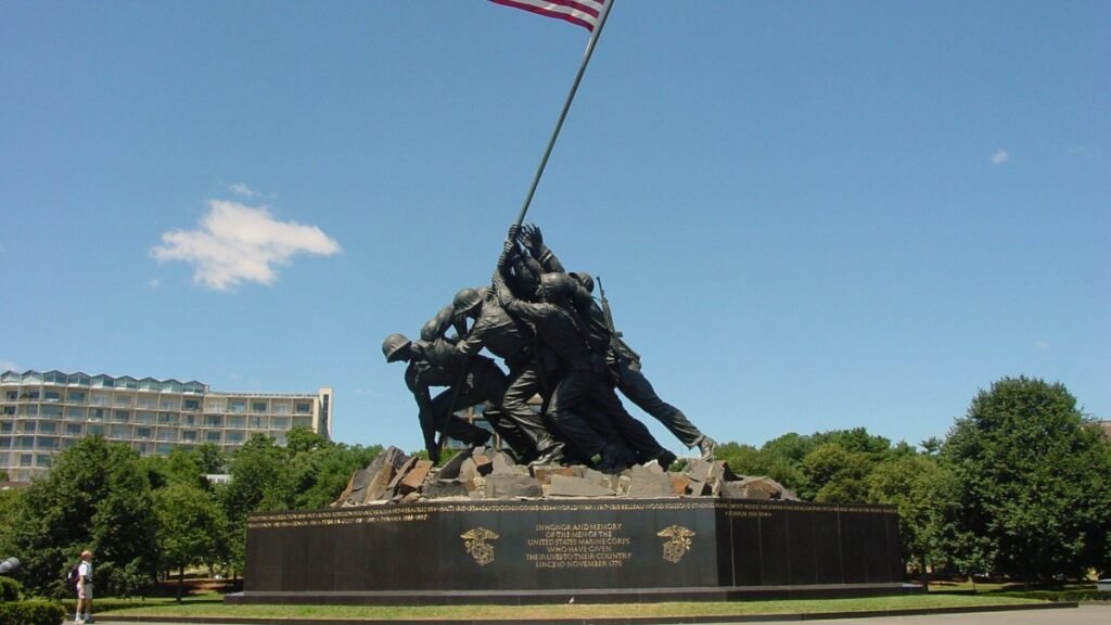 Marine Corps War Memorial depicting the Iwo Jima flag raising in Arlington, Virginia